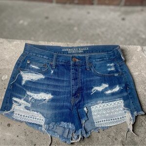 American Eagle Denim Shorts 10 Medium Wash Distressed Frayed High-Rise Festival